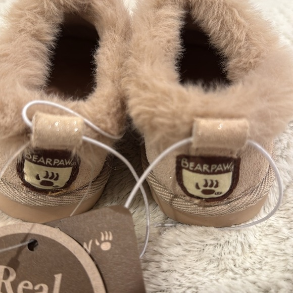 Toddler girl Bear paw ankle boots, Bear Paw, Size 5, color is light tan, NWT - Picture 3 of 8